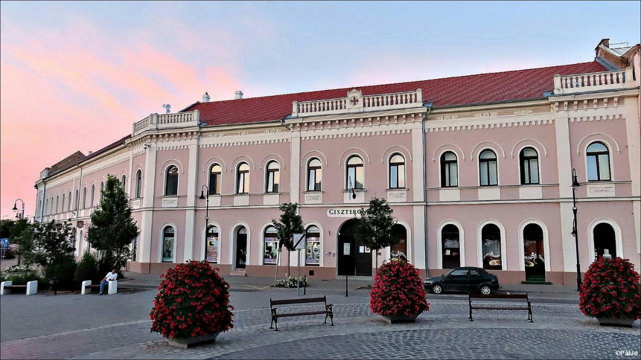 Ciszterci Haz