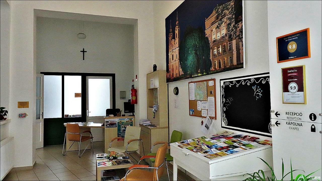 Ciszterci Haz Apartment *